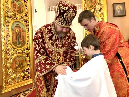 В Неделю 2-ю по Пасхе епископ Одинцовский и Красногорский Фома совершил Литургию в Георгиевском соборе г. Одинцово