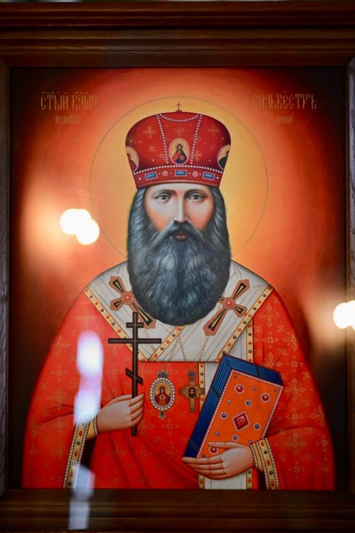 В храме преподобного Сергия Радонежского в Солнцево появились новые иконы