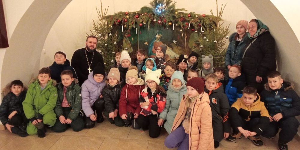 Гостями храма «Неувядаемый Цвет» стали ученики школы №1371 в Рублево