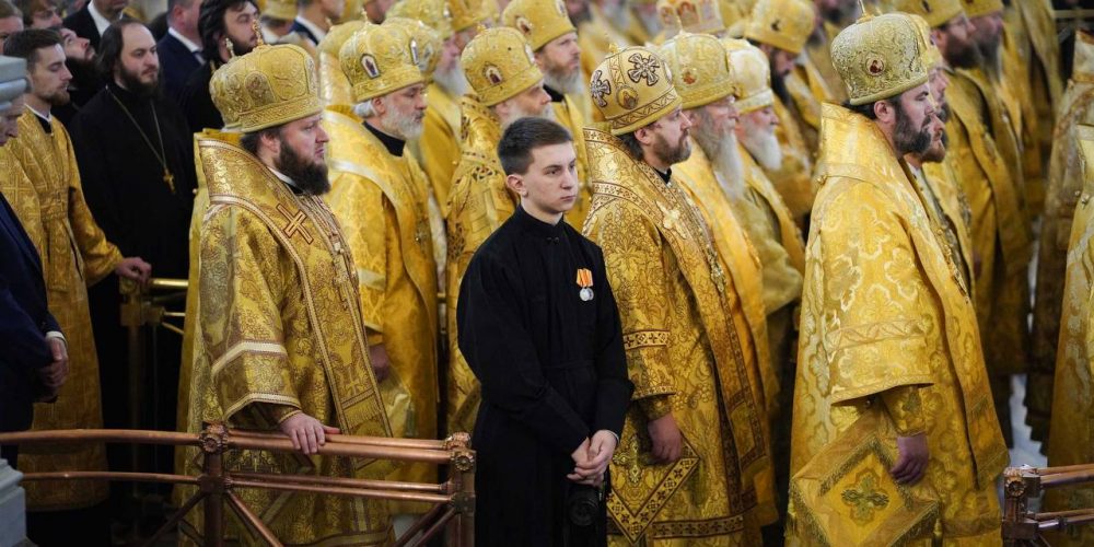 Архиепископ Фома сослужил Патриарху Кириллу в день 15-летия его интронизации