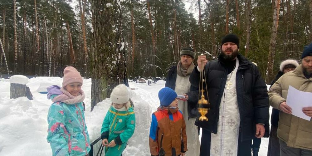 В Собор новомучеников и исповедников Церкви Русской панихиду совершили в храме прмц. Елисаветы на Рублевском кладбище