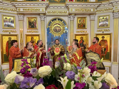 В престольный праздник храма вмч. Димитрия Солунского в Большом Тёсово архиепископ Фома совершил  Литургию