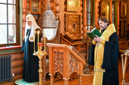 Архиепископ Фома сослужил за благодарственным молебном в день рождения Патриарха Кирилла