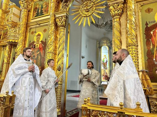 В Неделю 7-ю по Пасхе архиепископ Фома совершил Литургию в Георгиевском соборе г. Одинцово