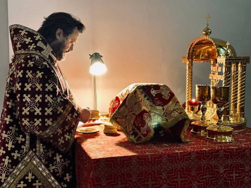В день памяти вмч. Георгия Победоносца архиепископ Фома совершил Литургию в Георгиевском кафедральном соборе