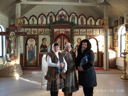 Представители «Кризисного центра помощи женщинам и детям» посетили храм в честь Смоленской иконы Божией Матери в Фили-Давыдково
