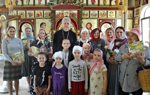 В этот день в православных храмах поздравляли и чествовали святых жен-мироносиц