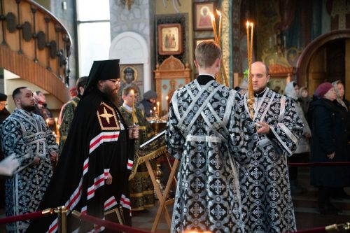 Архиепископ Матфей совершил Великое повечерие с каноном преподобного Андрея Критского
