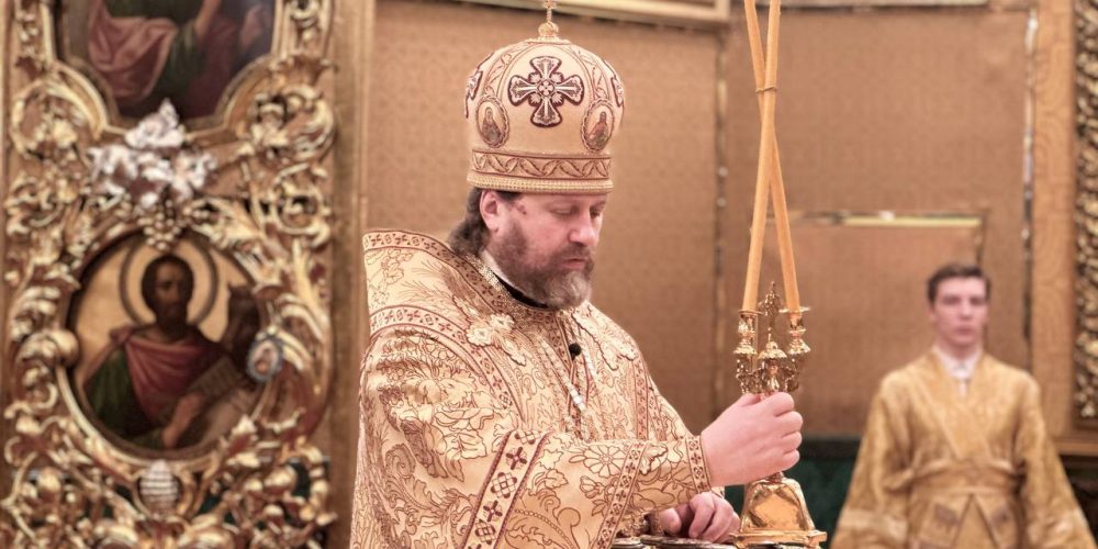 В Неделю 28-ю по Пятидесятнице архиепископ Фома совершил Литургию в Богоявленском соборе