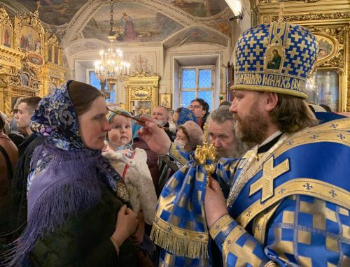 В канун праздника Благовещения епископ Павлово-Посадский Фома совершил всенощное бдение в Богоявленском соборе