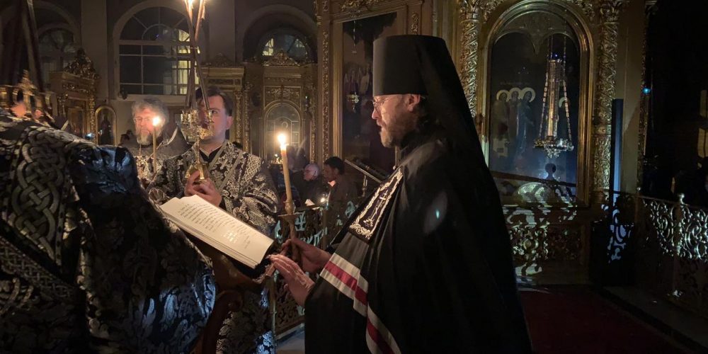Утреню с чтением Великого канона прп. Андрея Критского совершил епископ Фома в Богоявленском соборе