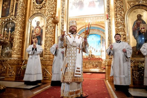 В праздник Светлого Христова Воскресения епископ Одинцовский и Красногорский Фома возглавил богослужение в Богоявленском соборе