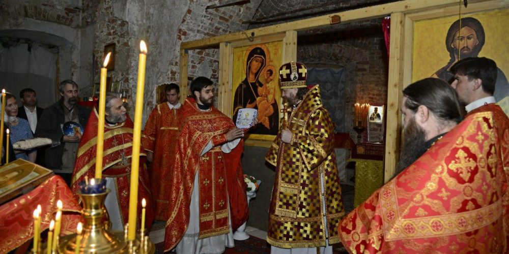 Епископ Одинцовский и Красногорский Фома совершил первую за 11 лет в храме Рождества Пресвятой Богородицы в Шитьково