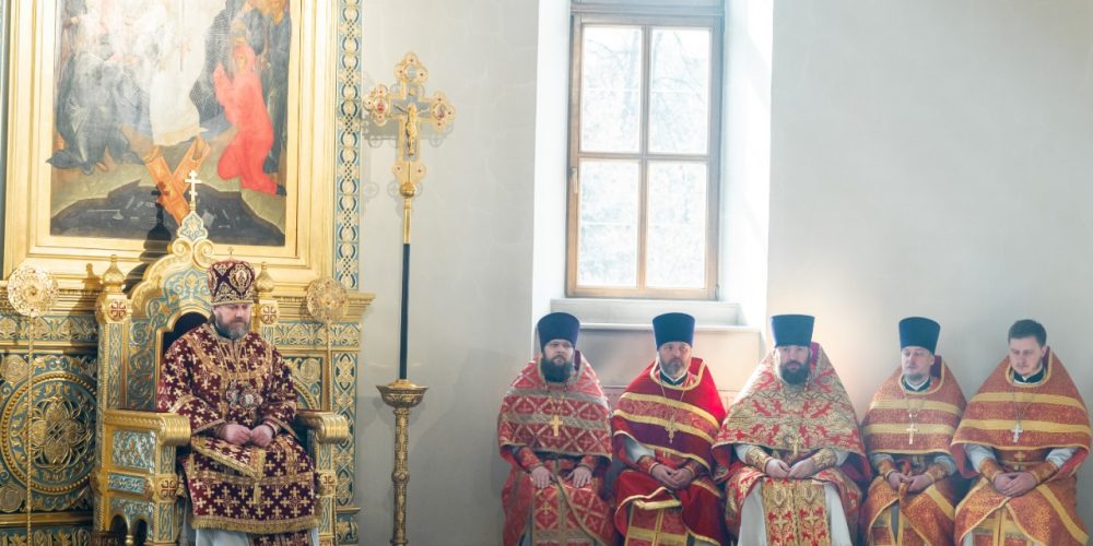 Епископ Одинцовский и Красногорский Фома совершил Литургию в Георгиевском соборе г. Одинцово