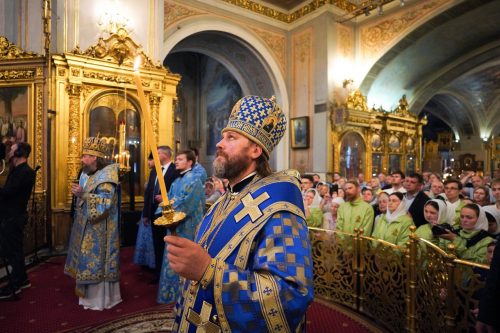 Владыка Фома сослужил Патриарху Кириллу за всенощном бдении в Богоявленском соборе