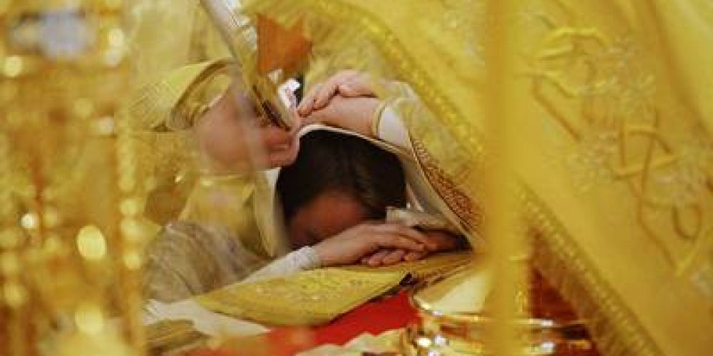 1 января Святейший Патриарх Кирилл совершил рукоположение в сан священника клирика храма Знамения, диакона Иоанна Коханова