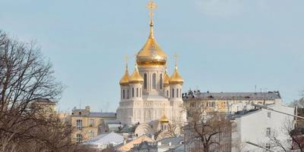 Божественная литургия у нового храма московского Сретенского монастыря