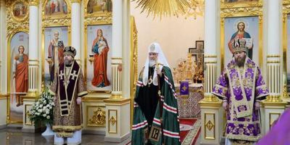 В Неделю 5-ю Великого поста Святейший Патриарх Кирилл освятил храм святого праведного Иоанна Русского в Фили-Давыдкове в Москве