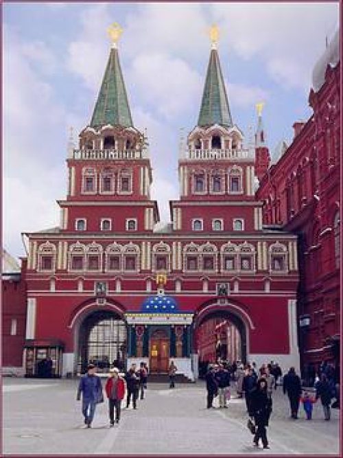 Служение духовенства Михайловского и Георгиевского благочиний Западного викариатства города Москвы в Иверской часовне на Красной площади
