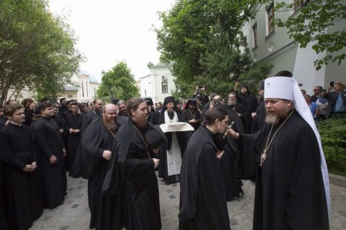 Митрополит Тихон попрощается с братией и прихожанами Сретенского монастыря