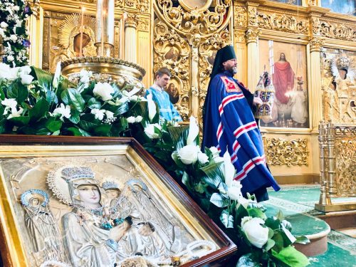 Божественную литургию в храме святителя Николая в Хамовниках совершил епископ Одинцовский и Красногорский Фома