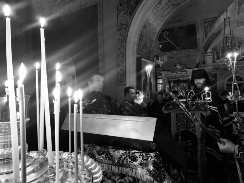 Епископ Одинцовский и Красногорский Фома совершил великое повечерие в храме святителя Николая