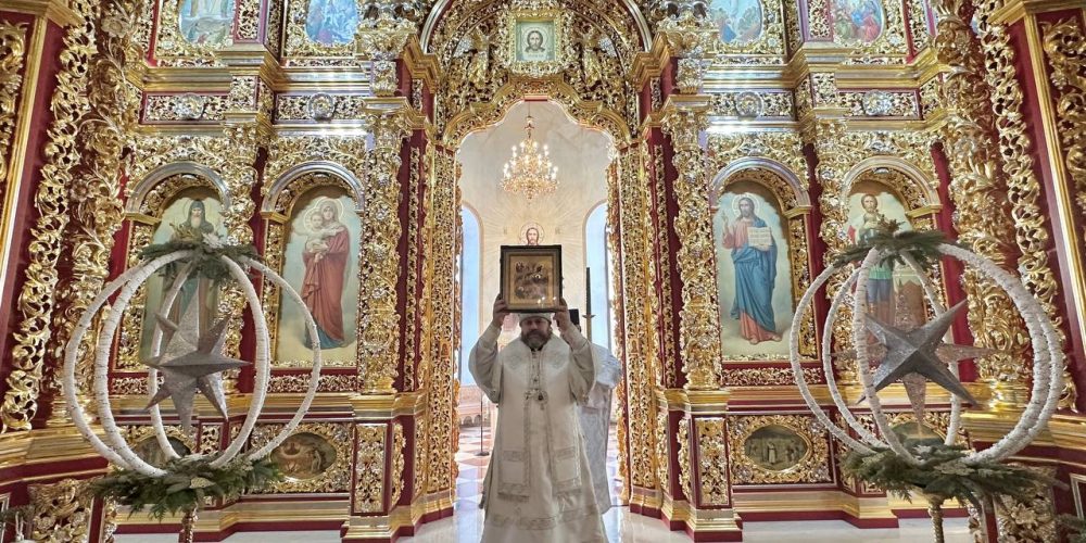 В праздник отдания Рождества Христова архиепископ Фома совершил Литургию в храме Александра Невского в п. Княжье Озеро