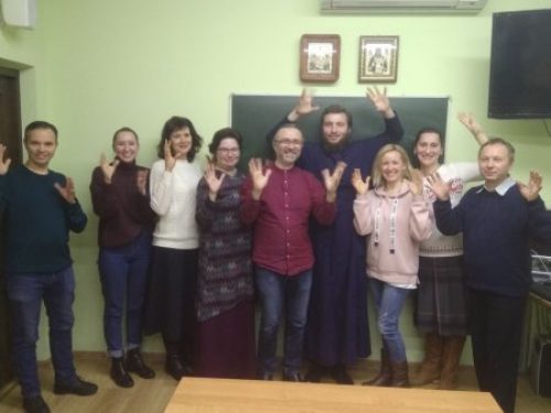 Завершился первый этап церковно-приходских курсов русского жестового языка при храме Александра Невского