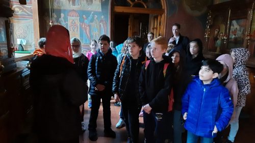 Пасхальную экскурсию для школьников устроил храм святителя Димитрия Ростовского в Очакове
