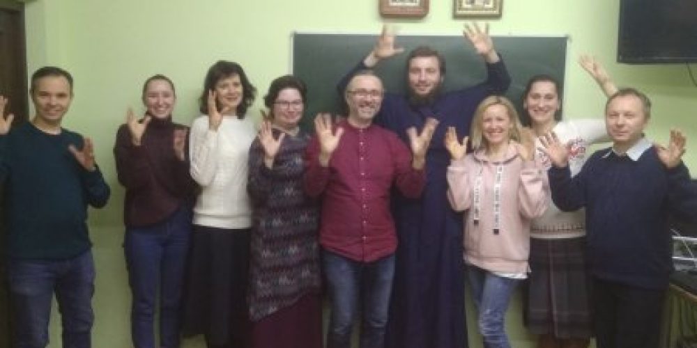 Завершился первый этап церковно-приходских курсов русского жестового языка при храме Александра Невского
