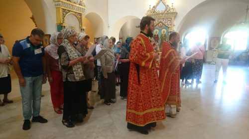 В храме святого благоверного Александра Невского при МГИМО шесть человек приняли обет трезвости