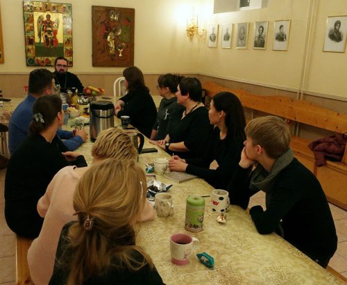 Встреча волонтеров, молодежи и прихожан со священником