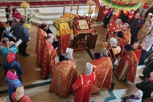 Литургию в престольный праздник в храме Патриарха Иова совершил благочинный Георгиевского округа
