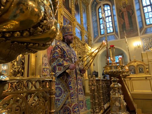Епископ Фома совершил всенощное бдение в храме святителя Николая в Хамовниках