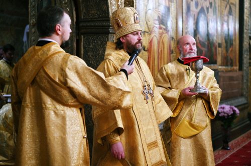 Епископ Фома сослужил Святейшему Патриарху Кириллу за Божественной литургией в Успенском соборе Московского Кремля