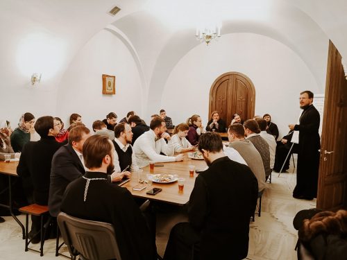 Заключительное заседание молодёжного совета Западного викариатства прошло в храме преподобного Сергия Радонежского в Солнцеве