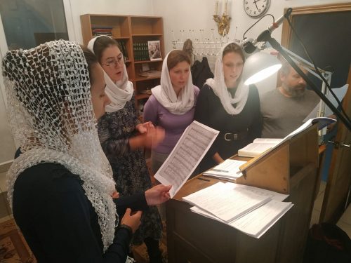 Сводный Молодёжный хор Западного викариатства принял участие в богослужении в храме Воскресения Христова в Толстопальцеве