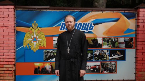 Священник ответил на вопросы молодых военнослужащих об истории Православной Церкви