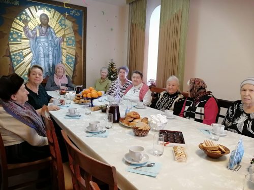 Рождественская встреча с ветеранами прошла в Ермогеновском храме в Крылатском