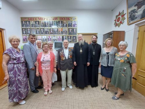 Клирики храма Знамения в Кунцеве поздравили с 99-летием ветерана Великой Отечественной войны