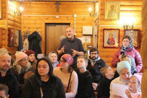 В воскресной школе при храме Успения Пресвятой Богородицы в Матвеевском прошли педсовет и родительское собрание