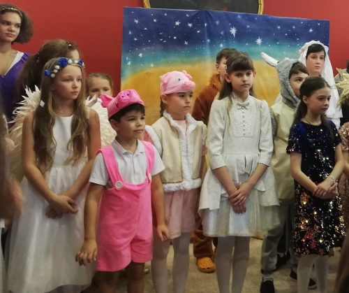 Воспитанники приходской детской воскресной школы «Одигитрия» представили праздничный концерт