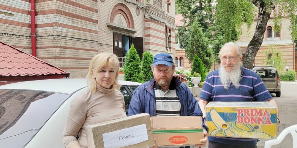Прихожане храма прп. Серафима Саровского в Кунцеве отправили партию благотворительной помощи в Макеевку