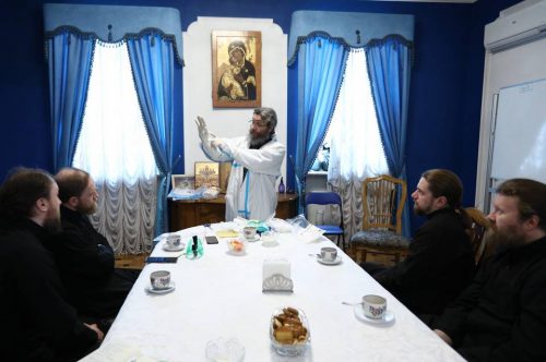 Священники храма прп. Сергия Радонежского приняли участие в семинаре по практике окормления больных ковидом