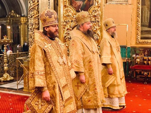 В собор Московских святителей владыка Фома сослужил митрополиту Дионисию в Богоявленском соборе