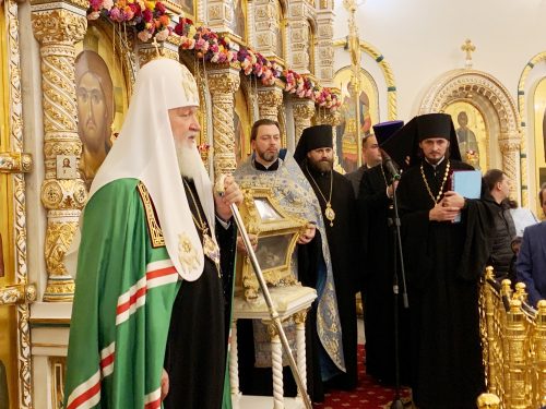 В канун праздника Покрова Пресвятой Богородицы епископ Фома сослужил Святейшему Патриарху за всенощным бдением в Переделкине