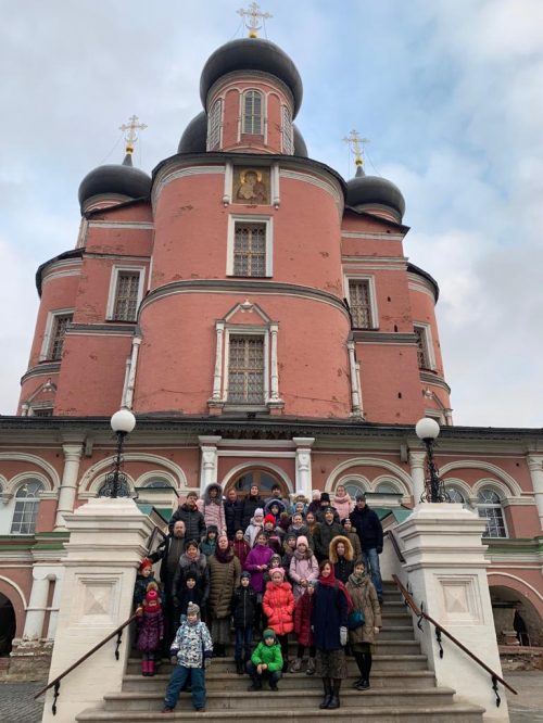 Учащиеся воскресной школы храма святителя Димитрия Ростовского в Очакове посетили Московский Донской монастырь