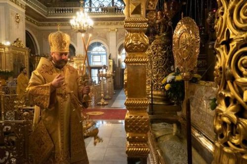Епископ Павлово-Посадский Фома совершил Божественную литургию в Богоявленском соборе
