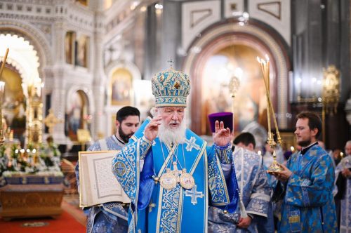 Епископ Фома сослужил Патриарху Кириллу на Всенощном бдении в канун праздника Успения Пресвятой Богородицы