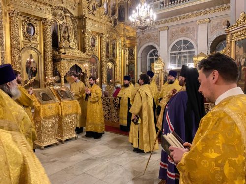 Епископ Павлово-Посадский Фома в Богоявленском соборе отслужил молебен на начало года